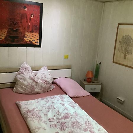 Schoenes Zimmer Im Seterant/Untergeschoss Essen Exteriör bild